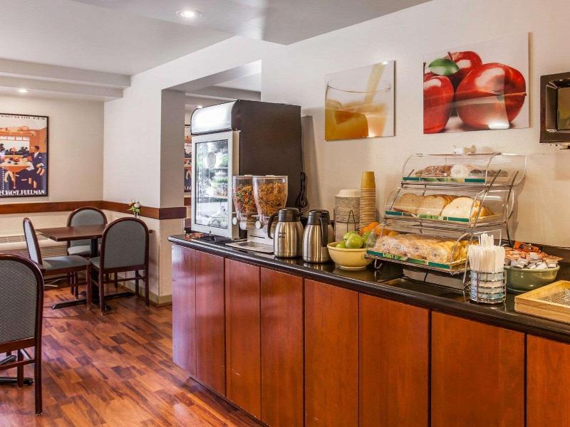 Quality Inn and Suites Everett image