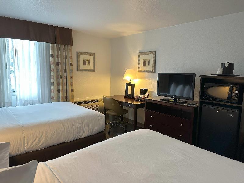 Quality Inn and Suites Everett image
