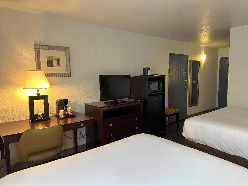 Quality Inn and Suites Everett image
