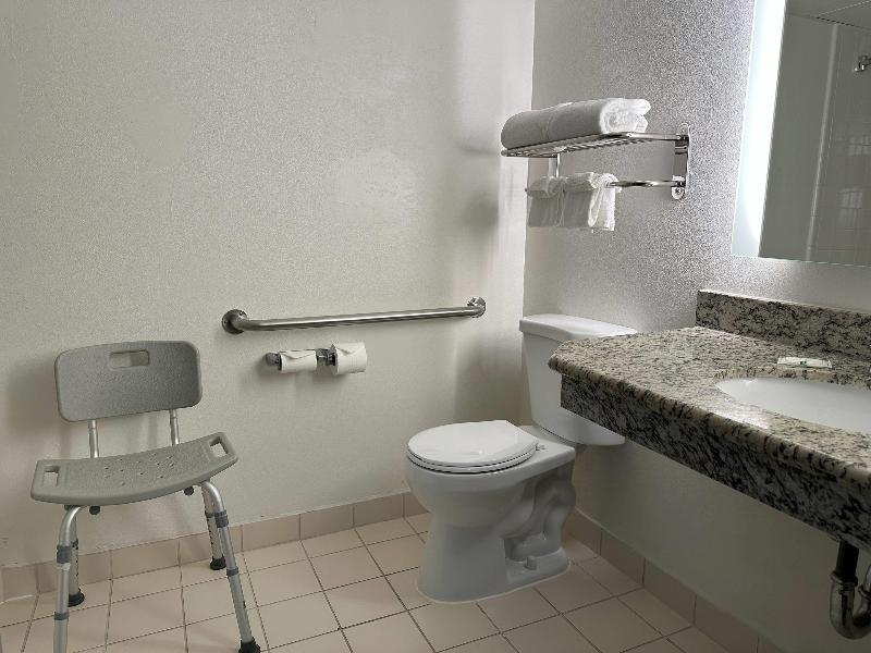 Quality Inn and Suites Everett image