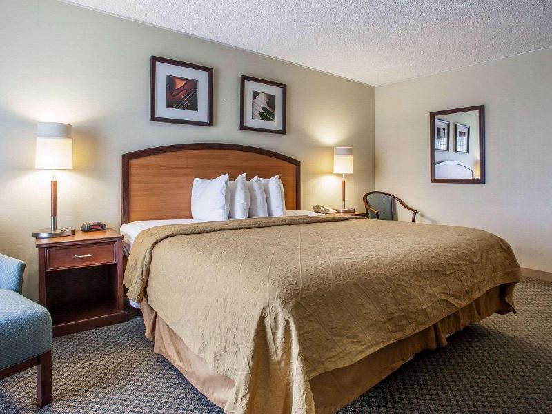 Quality Inn and Suites Everett — photo 24