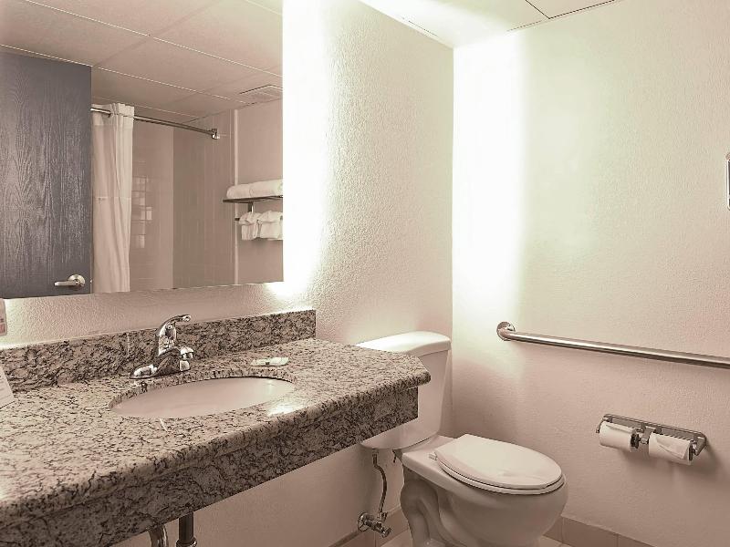 Quality Inn and Suites Everett image