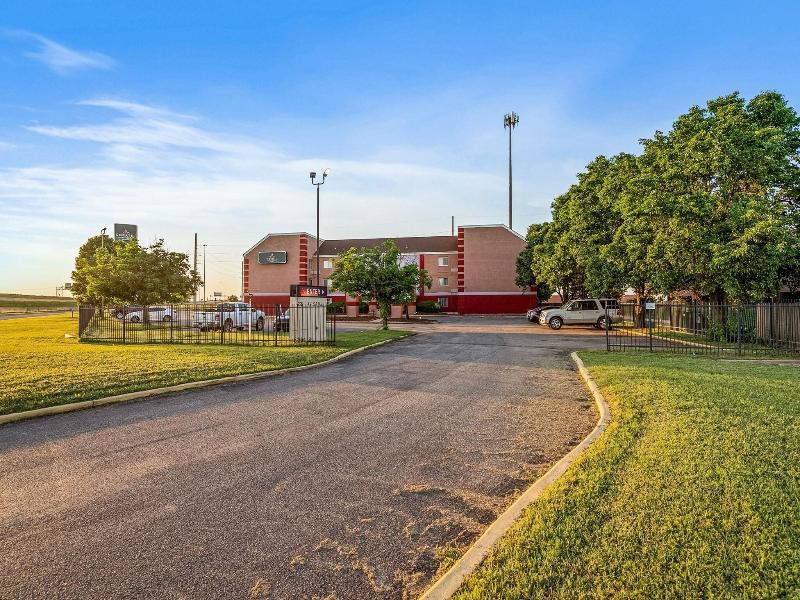 Coratel Plus Suites Wichita West Airport
