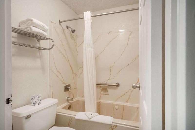 Coratel Plus Suites Wichita West Airport image