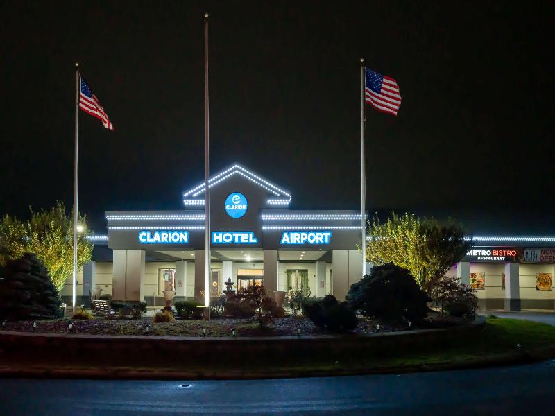 Clarion Hotel Detroit Metro Airport