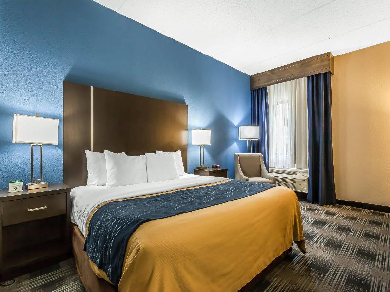 Comfort Inn Cleveland Airport image