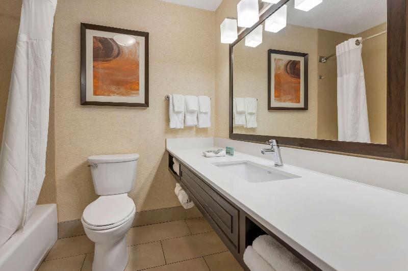Best Western Hilliard Inn & Suites image