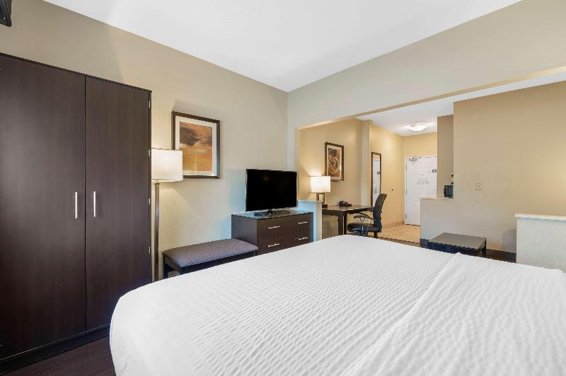Best Western Hilliard Inn & Suites image