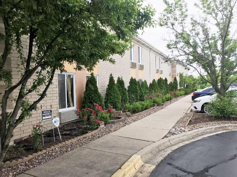 Quality Inn Aurora - Image 1