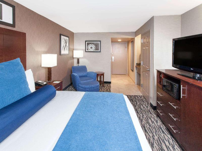 Wyndham Garden Elk Grove Village/O'Hare image