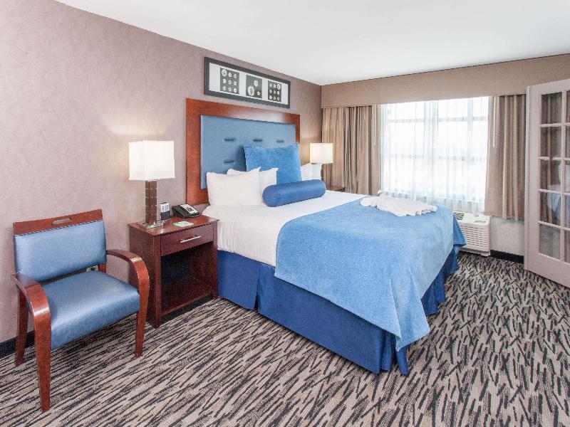 Wyndham Garden Elk Grove Village/O'Hare image