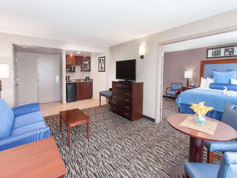 Wyndham Garden Elk Grove Village/O'Hare image