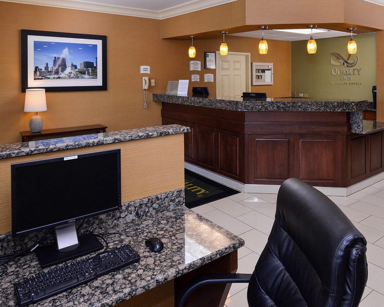 Quality Inn AND Suites South Joliet