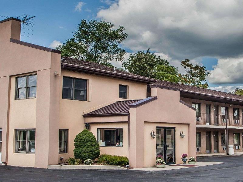 Econo Lodge Douglassville-Pottstown image