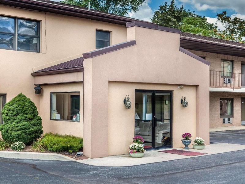 Econo Lodge Douglassville-Pottstown image