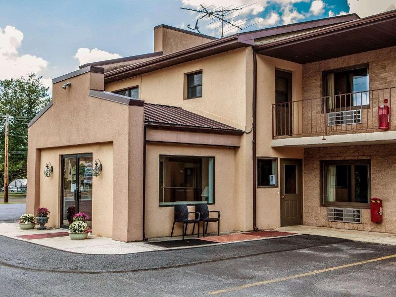Econo Lodge Douglassville-Pottstown image