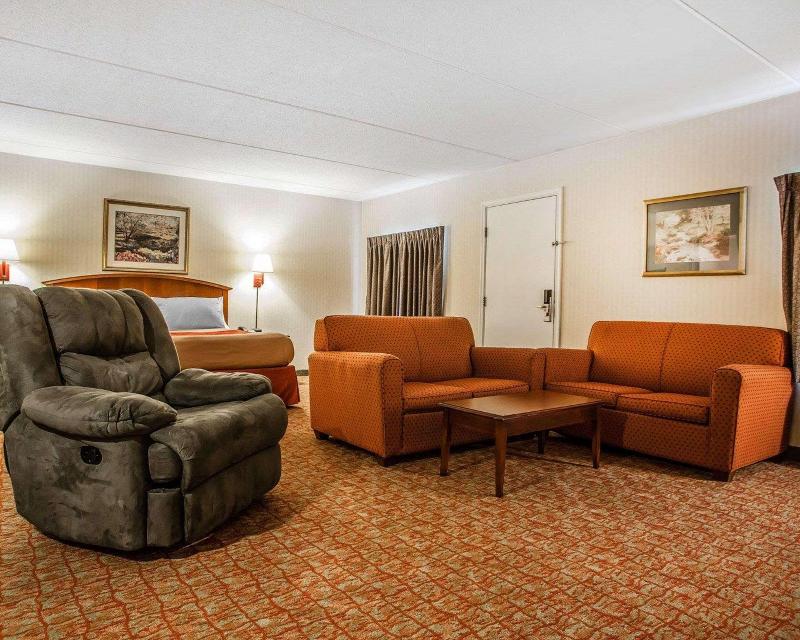 Econo Lodge Douglassville-Pottstown image