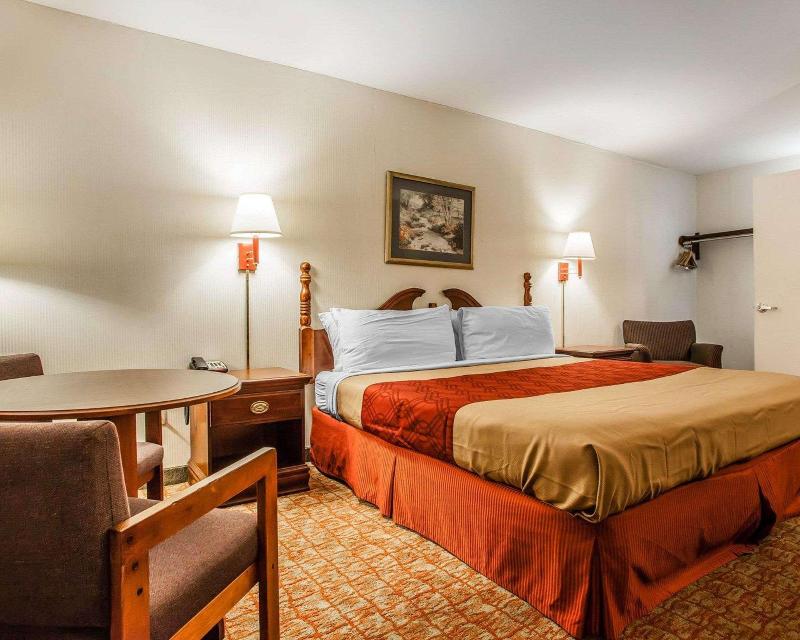 Econo Lodge Douglassville-Pottstown image