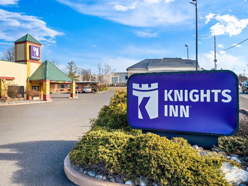 Knights Inn Montgomeryville image