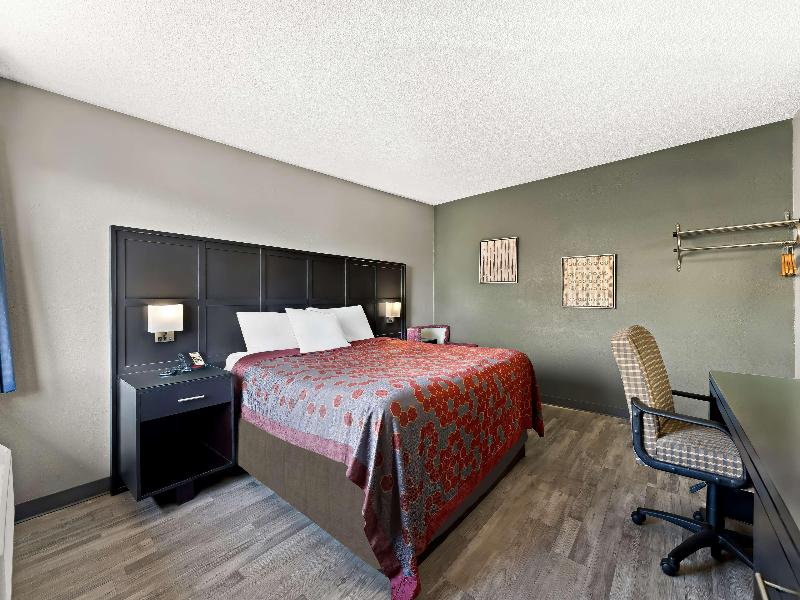 Knights Inn Montgomeryville image