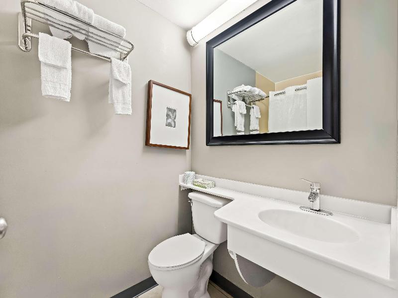 Knights Inn Montgomeryville image