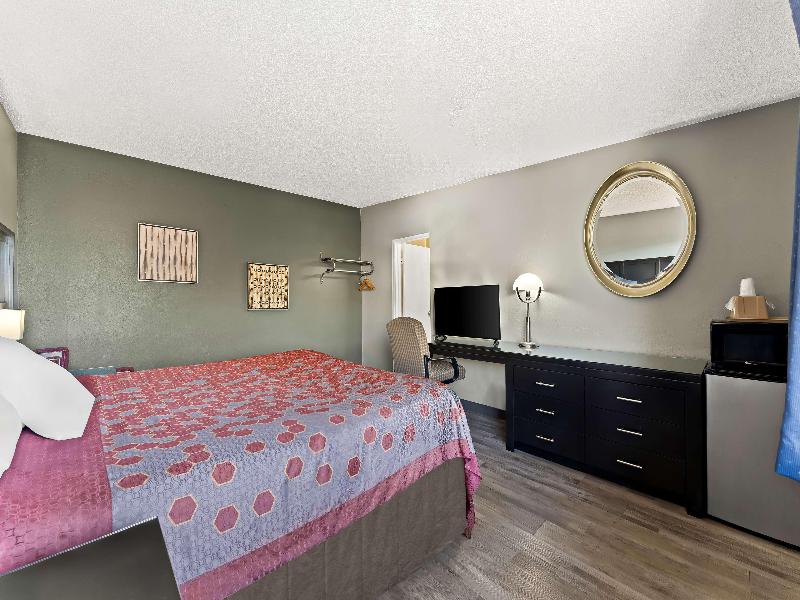 Knights Inn Montgomeryville image