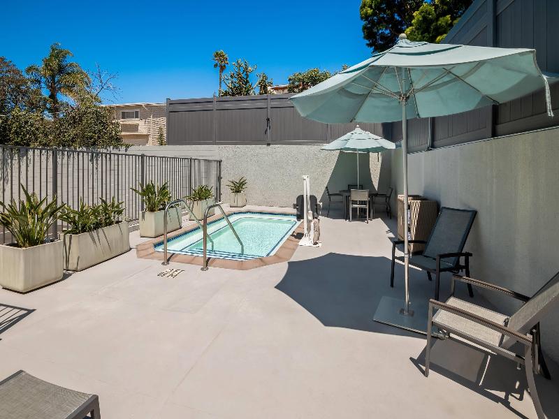 Quality Inn & Suites Hermosa Beach image