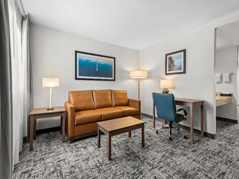 Quality Inn & Suites Hermosa Beach image