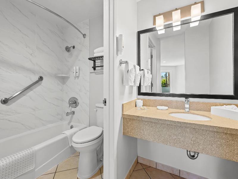 Quality Inn & Suites Hermosa Beach image