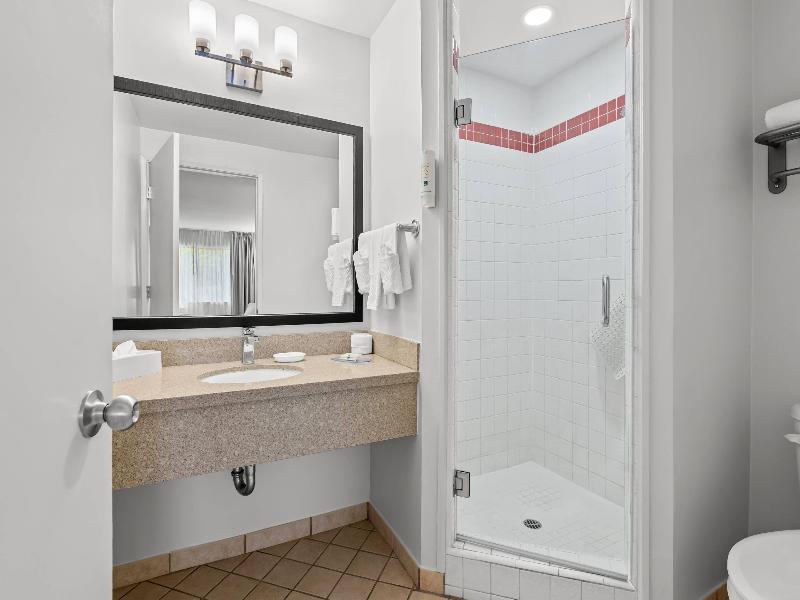 Quality Inn & Suites Hermosa Beach image