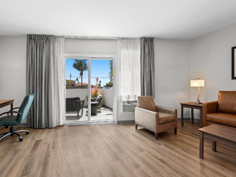 Quality Inn & Suites Hermosa Beach image