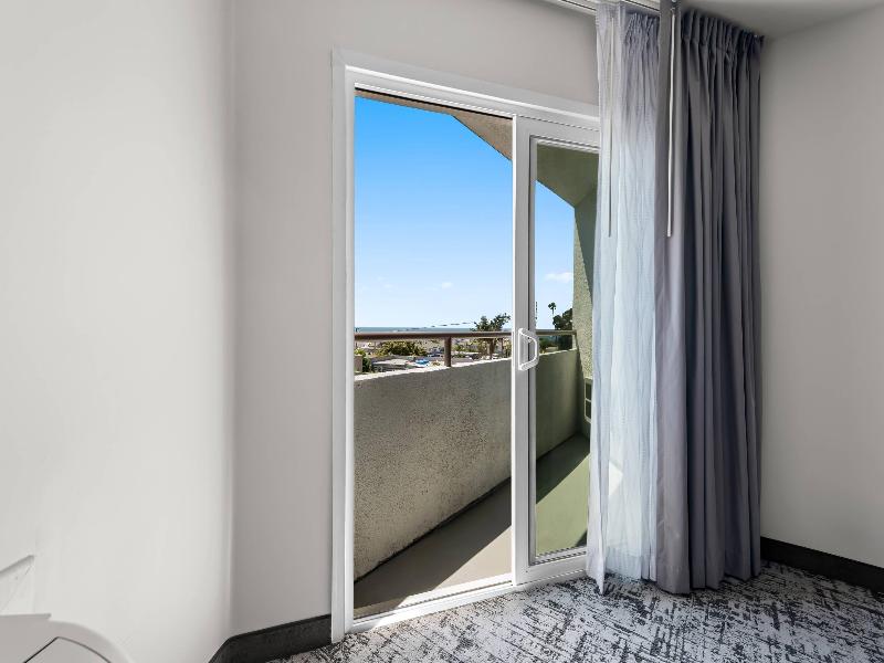 Quality Inn & Suites Hermosa Beach image