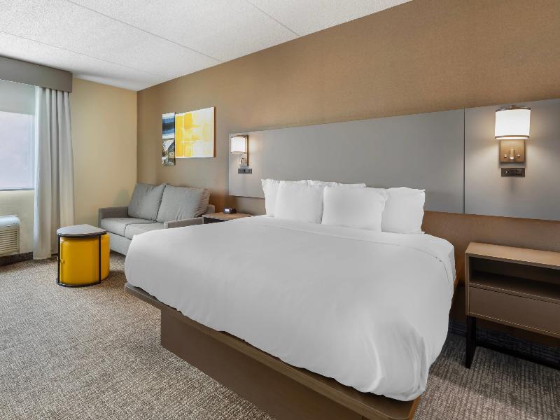 Comfort Inn & Suites Butler image