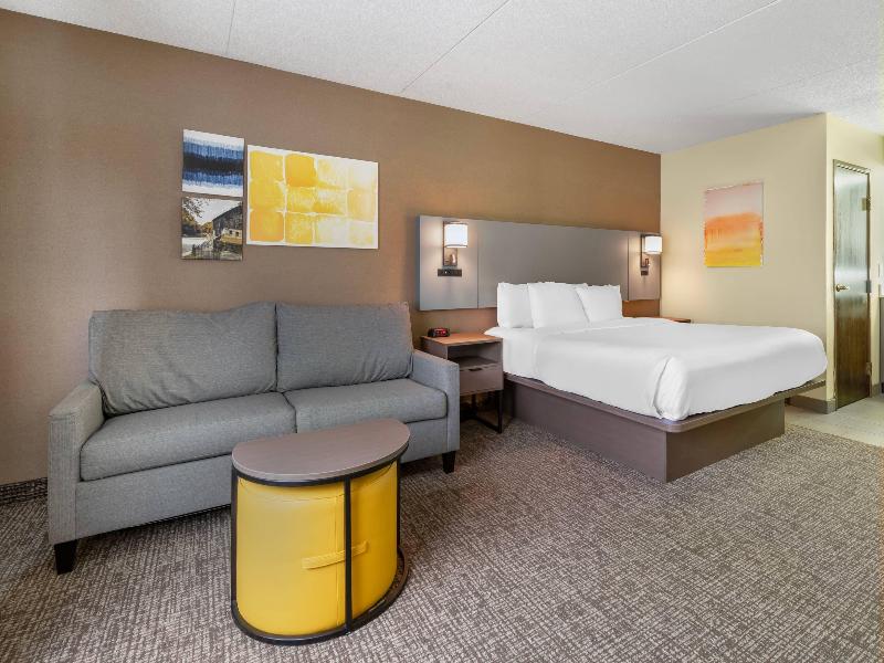 Comfort Inn & Suites Butler image