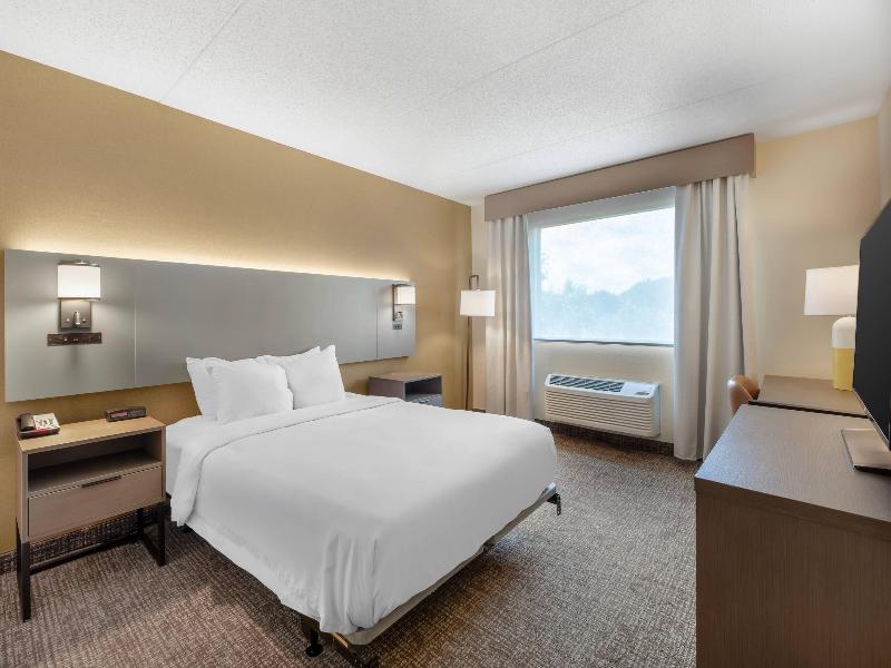 Comfort Inn & Suites Butler image