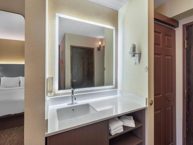 Comfort Inn & Suites Butler image