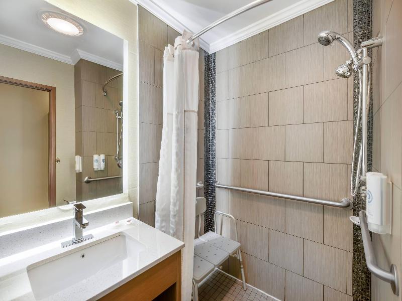 Comfort Inn & Suites Butler image