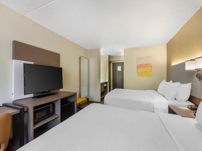 Comfort Inn & Suites Butler image