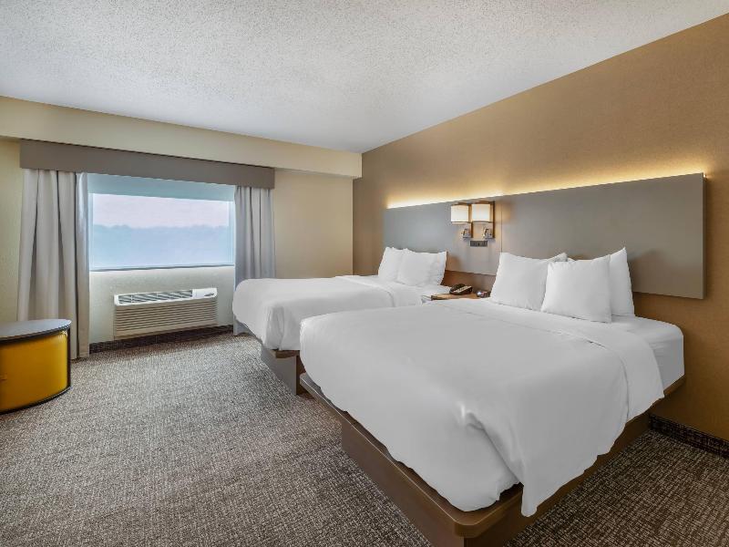 Comfort Inn & Suites Butler image