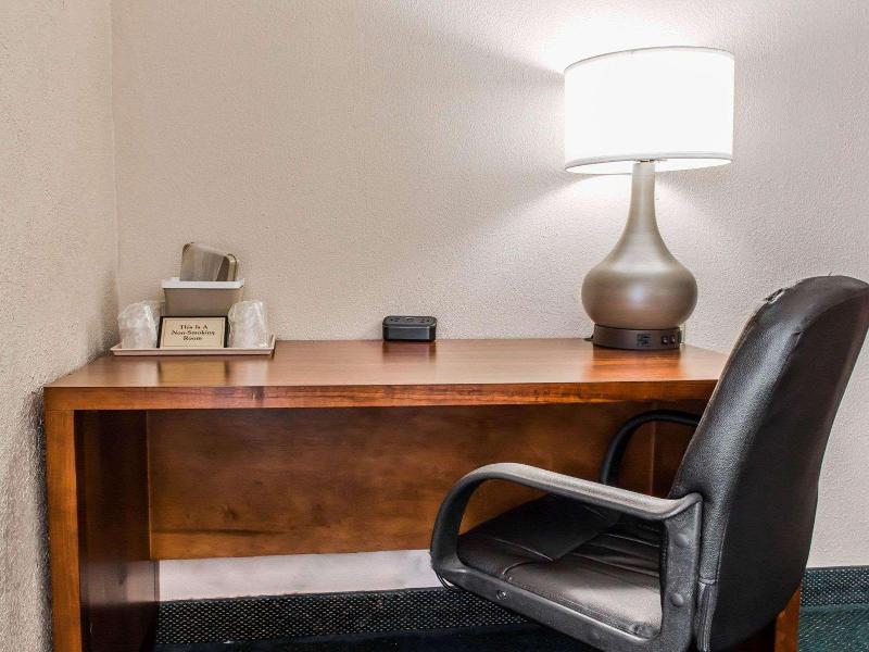Quality Inn Waynesburg image
