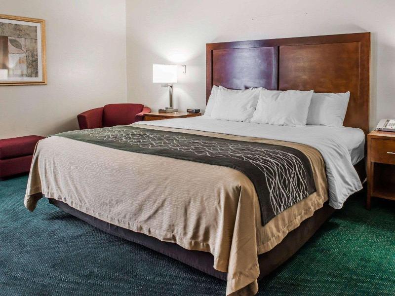 Quality Inn Waynesburg image