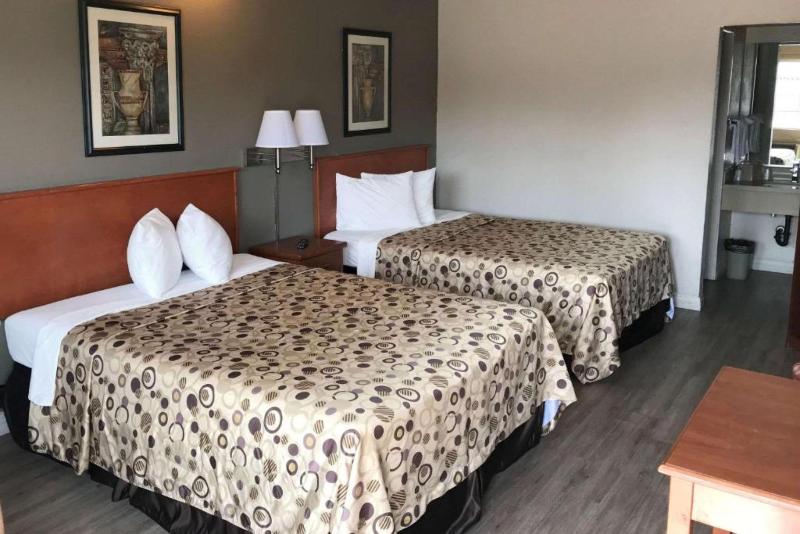 Quality Inn Waynesburg image