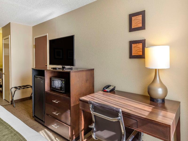 Comfort Inn Clinton image