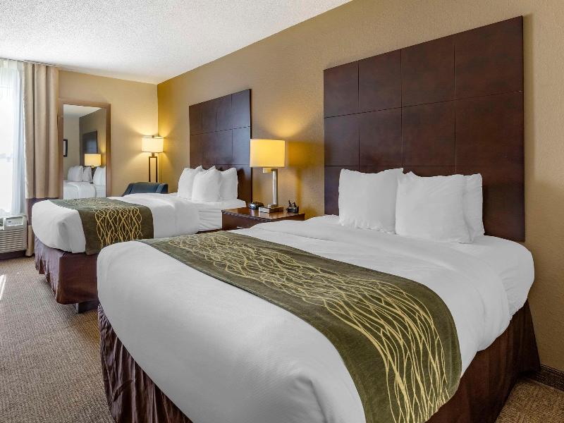 Comfort Inn Clinton image