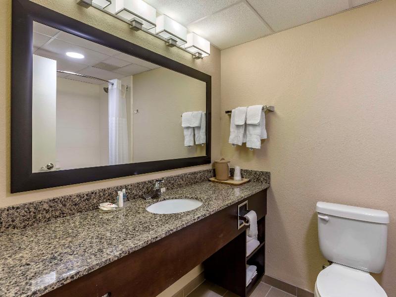 Comfort Inn Clinton image