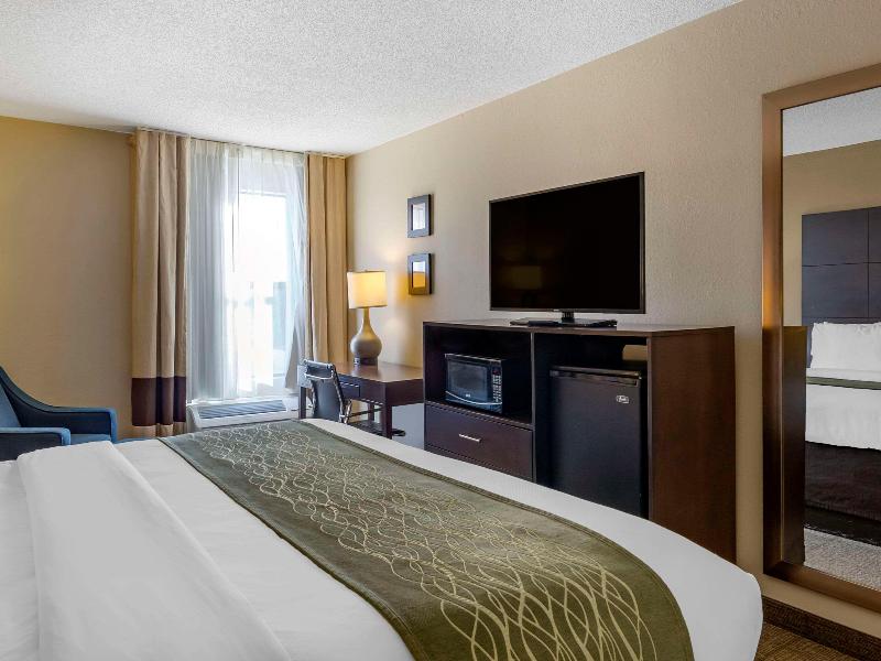 Comfort Inn Clinton image