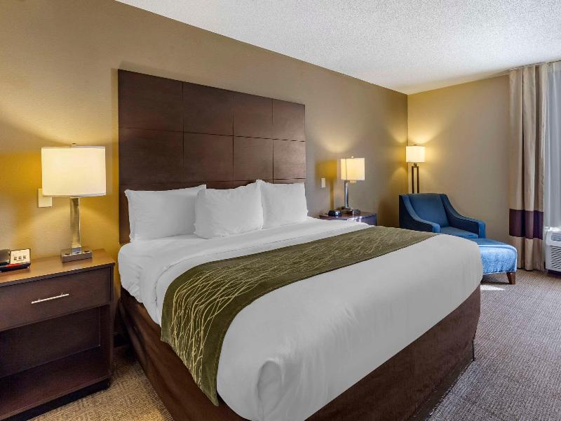 Comfort Inn Clinton image