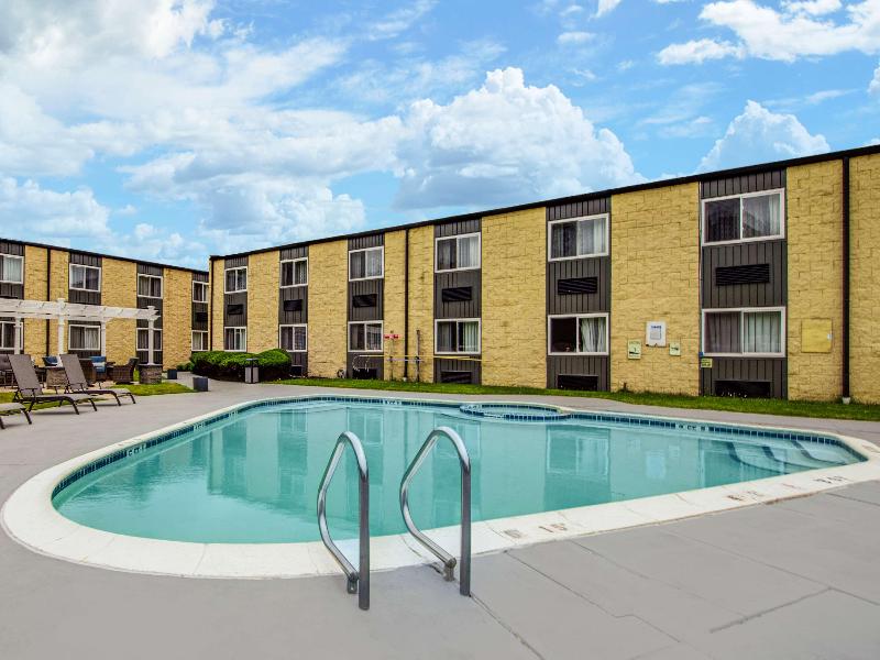 SureStay Plus Hotel by Best Western McGuire AFB Ja image