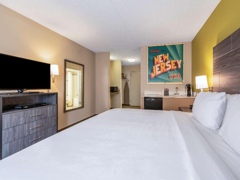 SureStay Plus Hotel by Best Western McGuire AFB Ja image