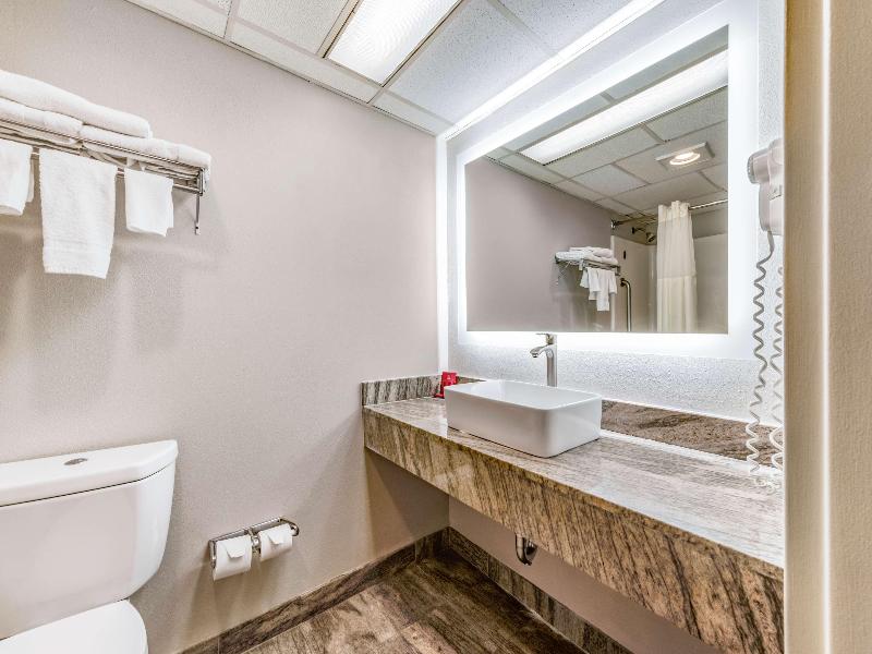 SureStay Plus Hotel by Best Western McGuire AFB Ja image